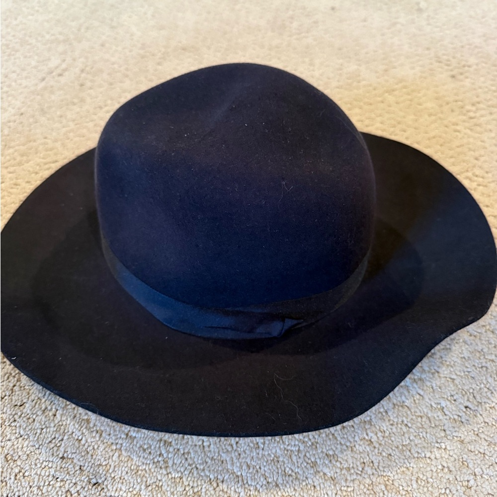 Saks Fifth Avenue Deep Navy Felt Fedora with Ribbon Trim
